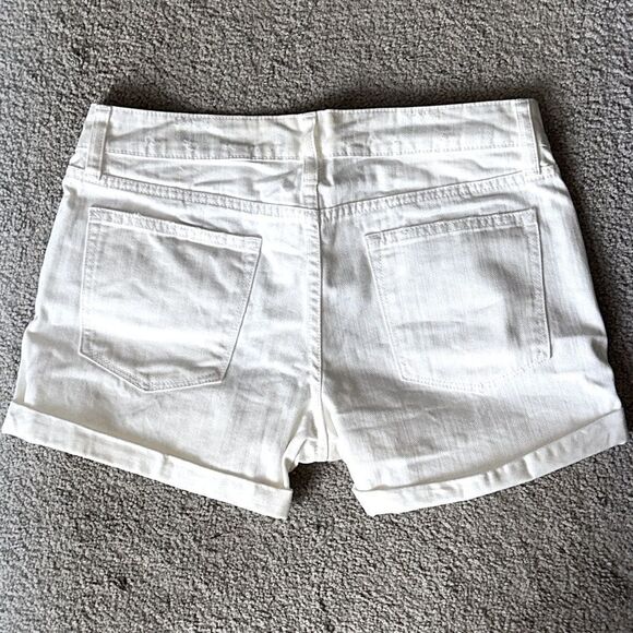 Gap Distressed White Denim Jean Shorts! - Picture 2 of 6